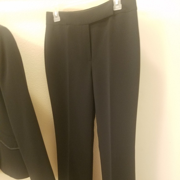 Tahari by Arthur S. Levine 2Pc Sz6 Black Pantsuit - Picture 4 of 8